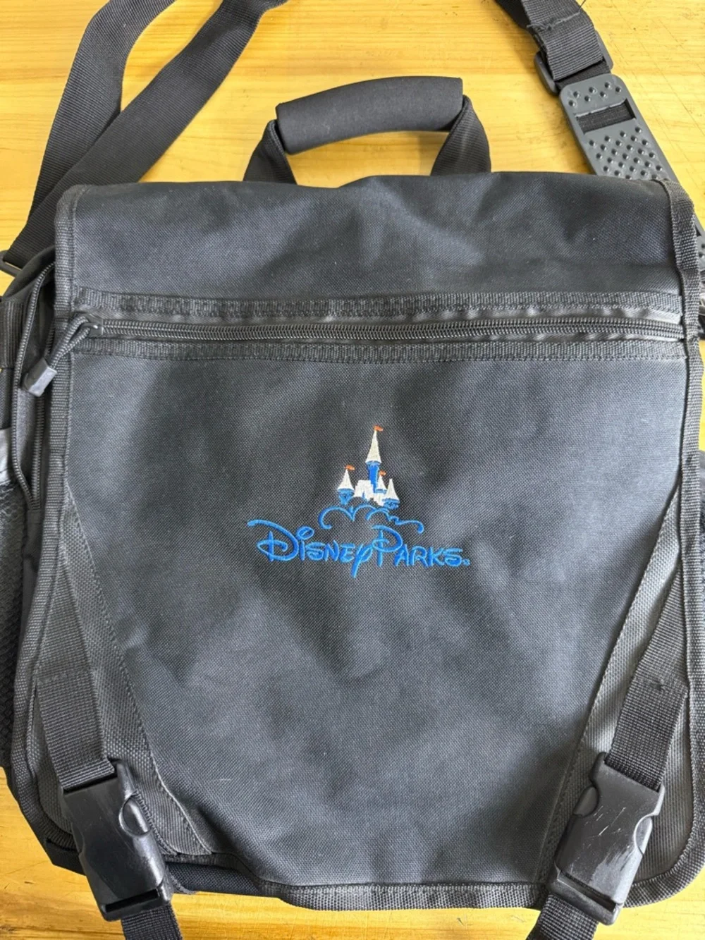 Disney Parks Leed’s Embroidered Messenger Style Work Bag‎ Laptop Black Large