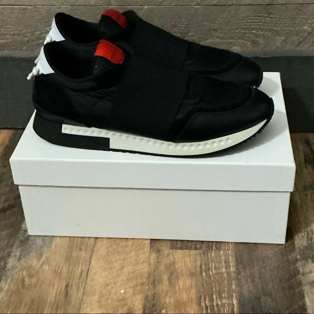 Givenchy active runner