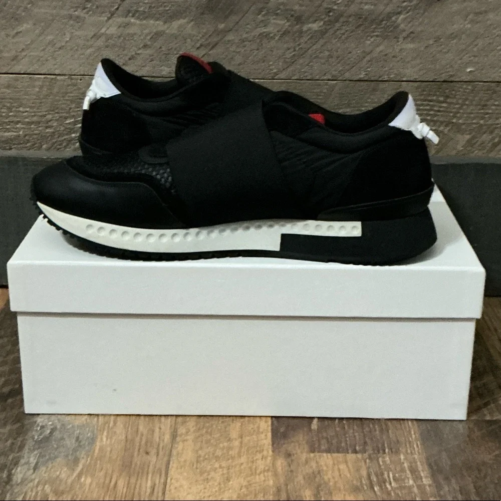 Givenchy active runner