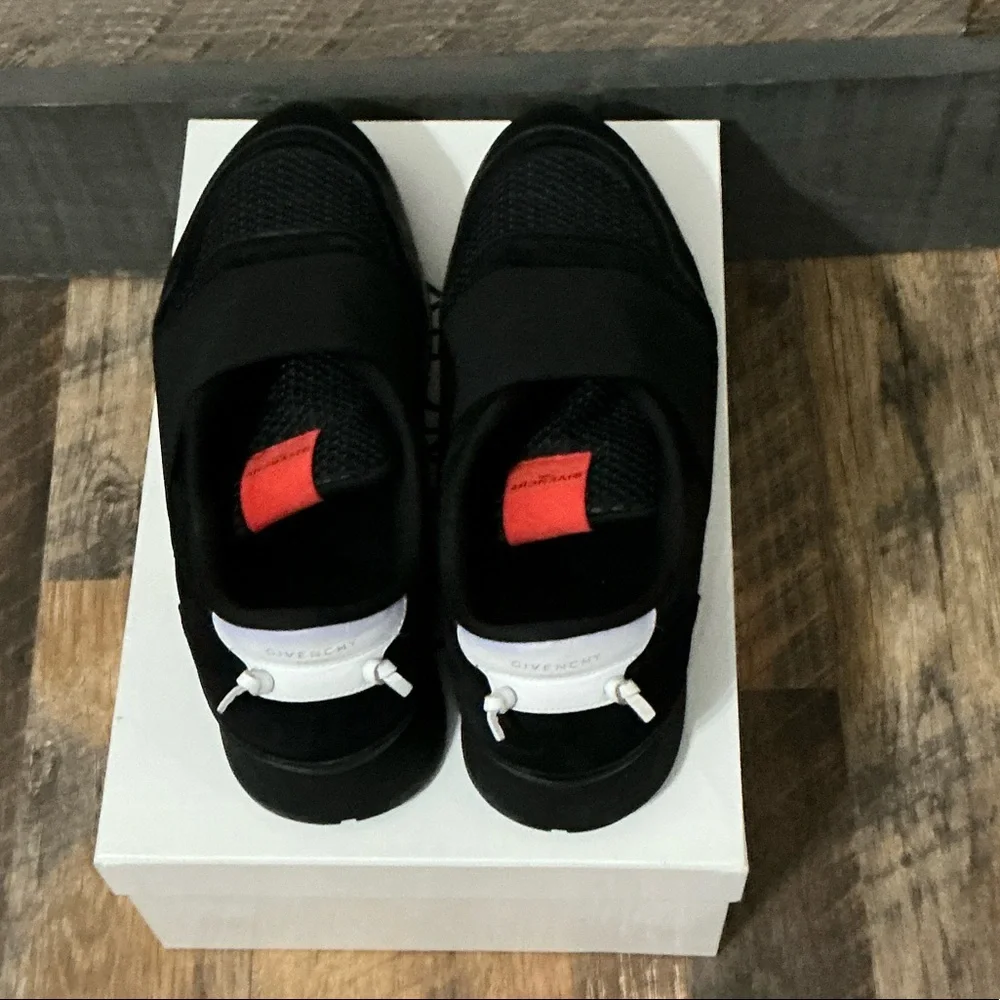 Givenchy active runner