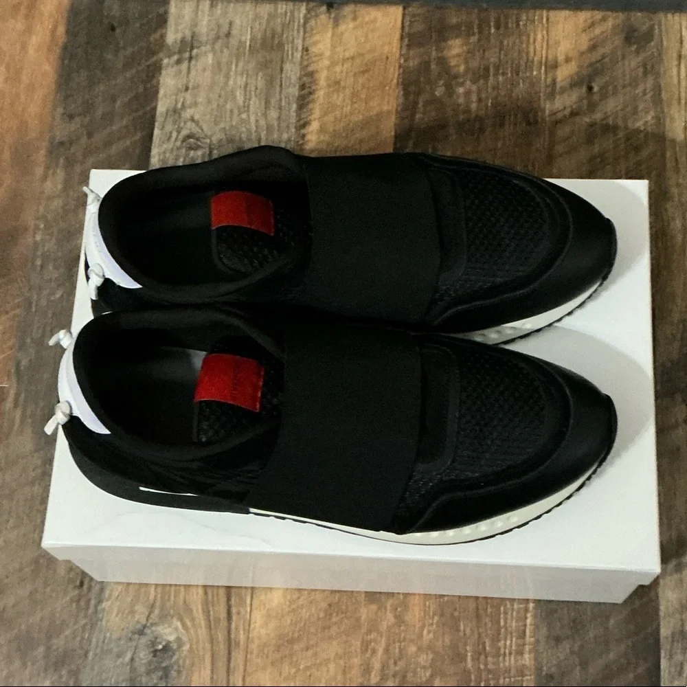 Givenchy active runner