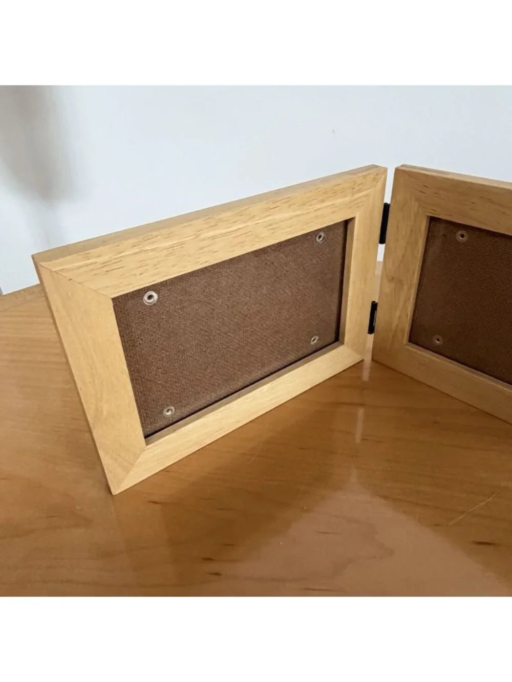 Unbranded hinged double