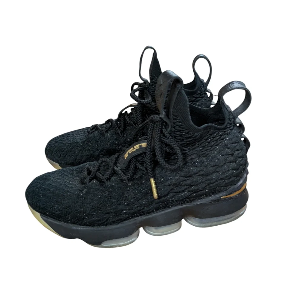 Nike lebron 15