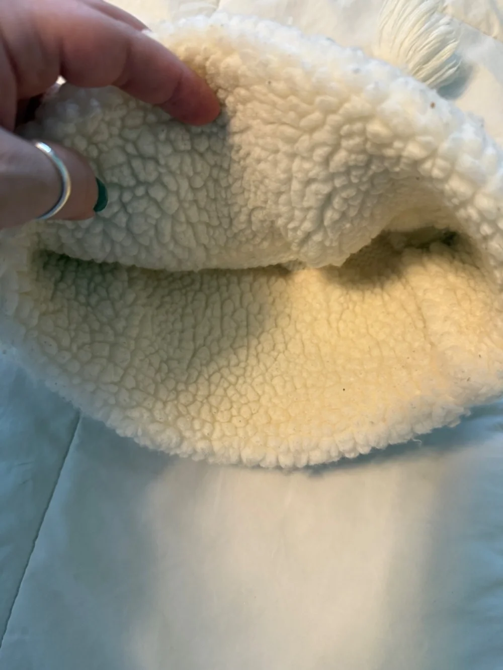 N/A white wool