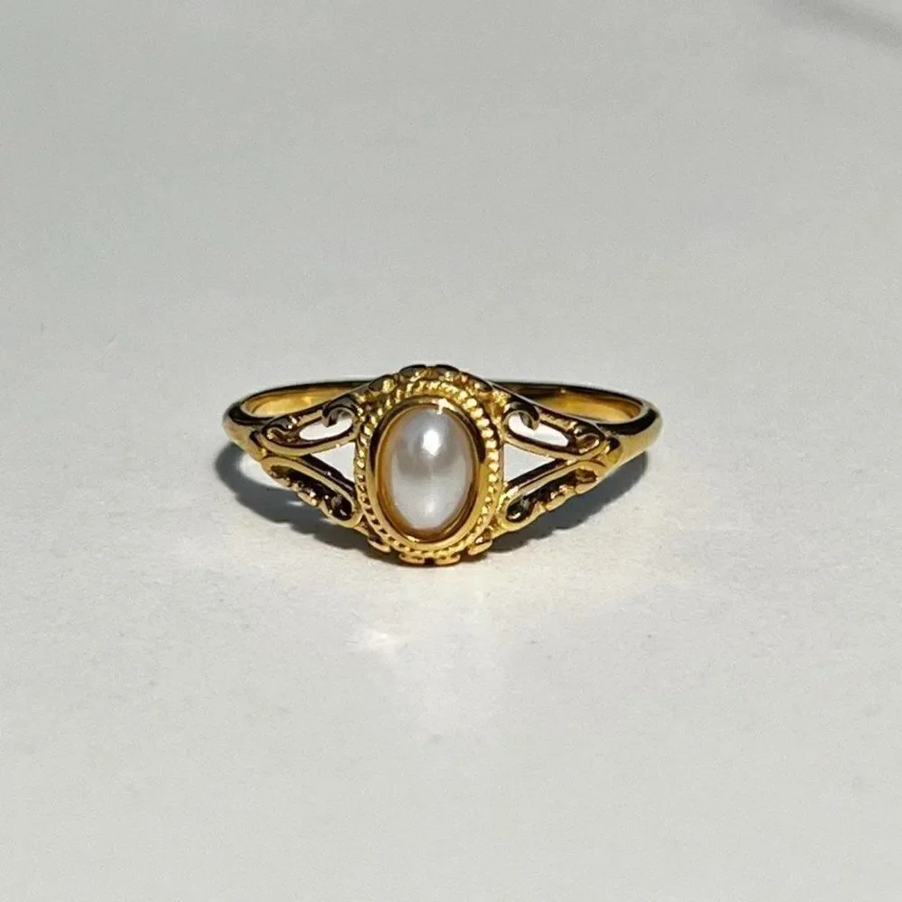 New! “Genovia” Gold Pearl Ring