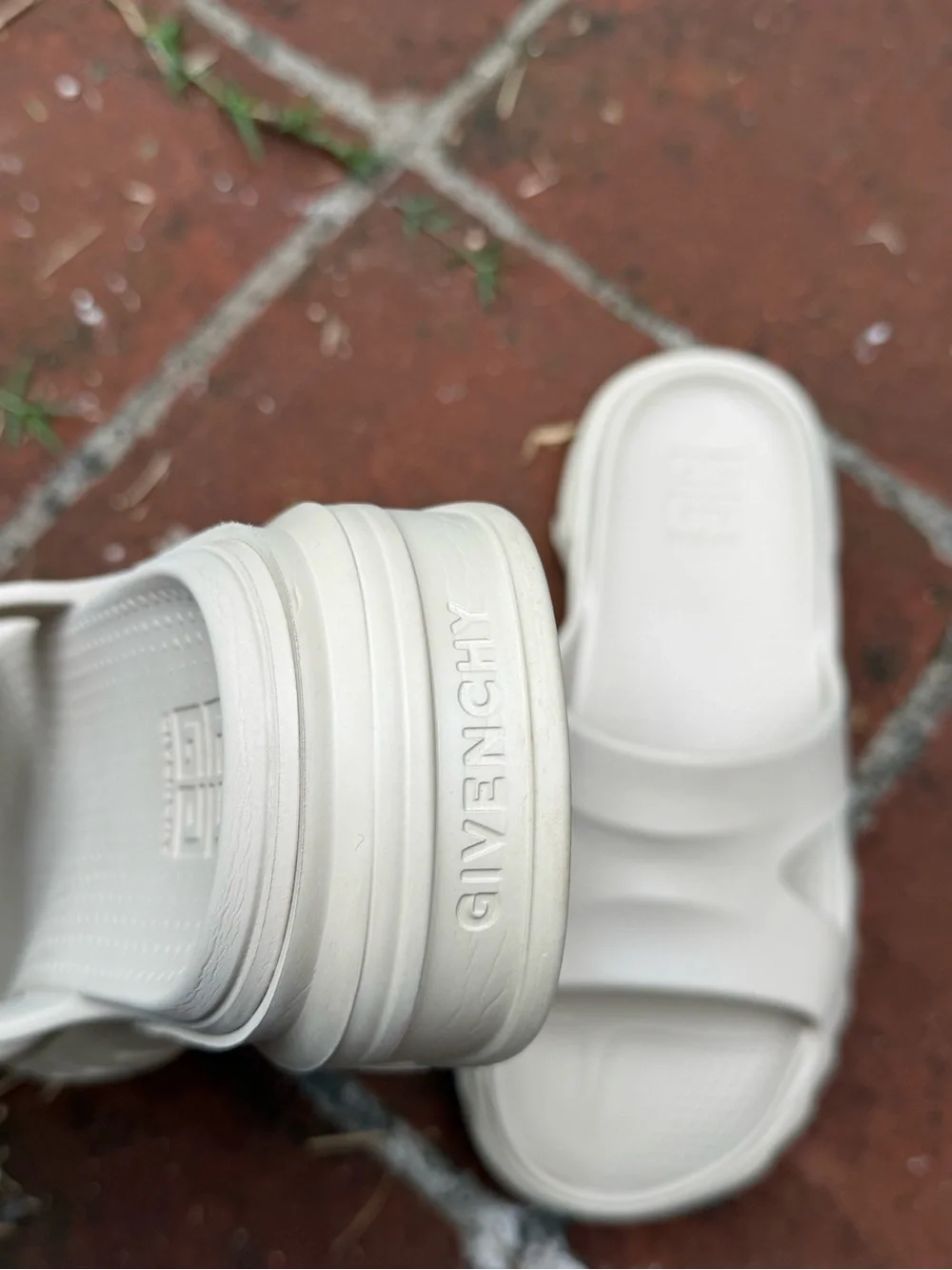Givenchy elevate your