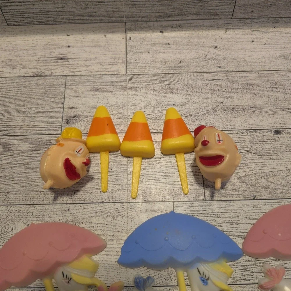 Vintage Cake Cupcake Topper Plastic Baby Clown‎