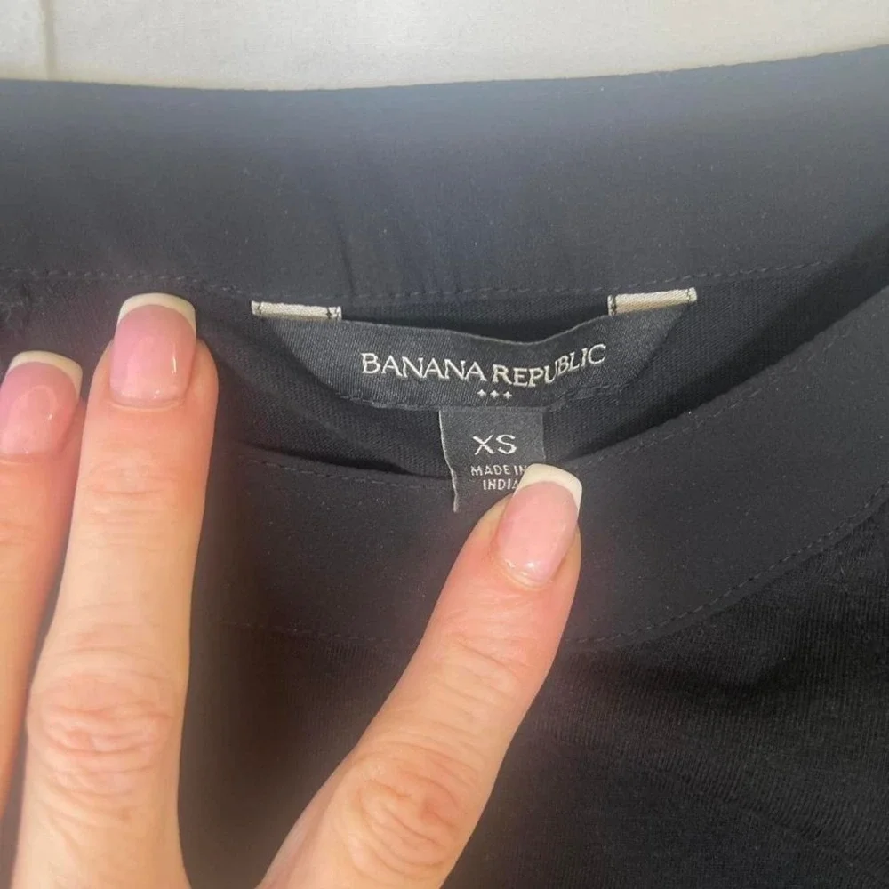 Banana Republic black simple