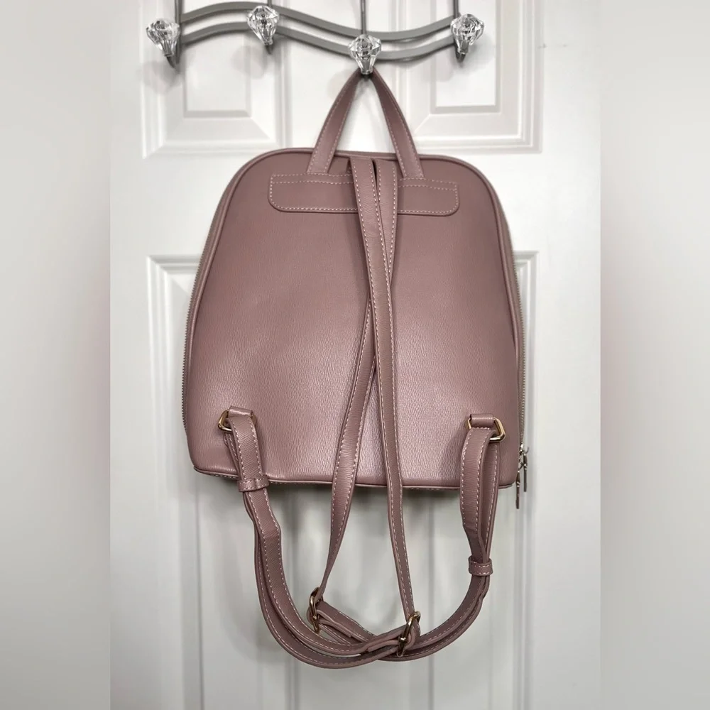 Miztique this elegant