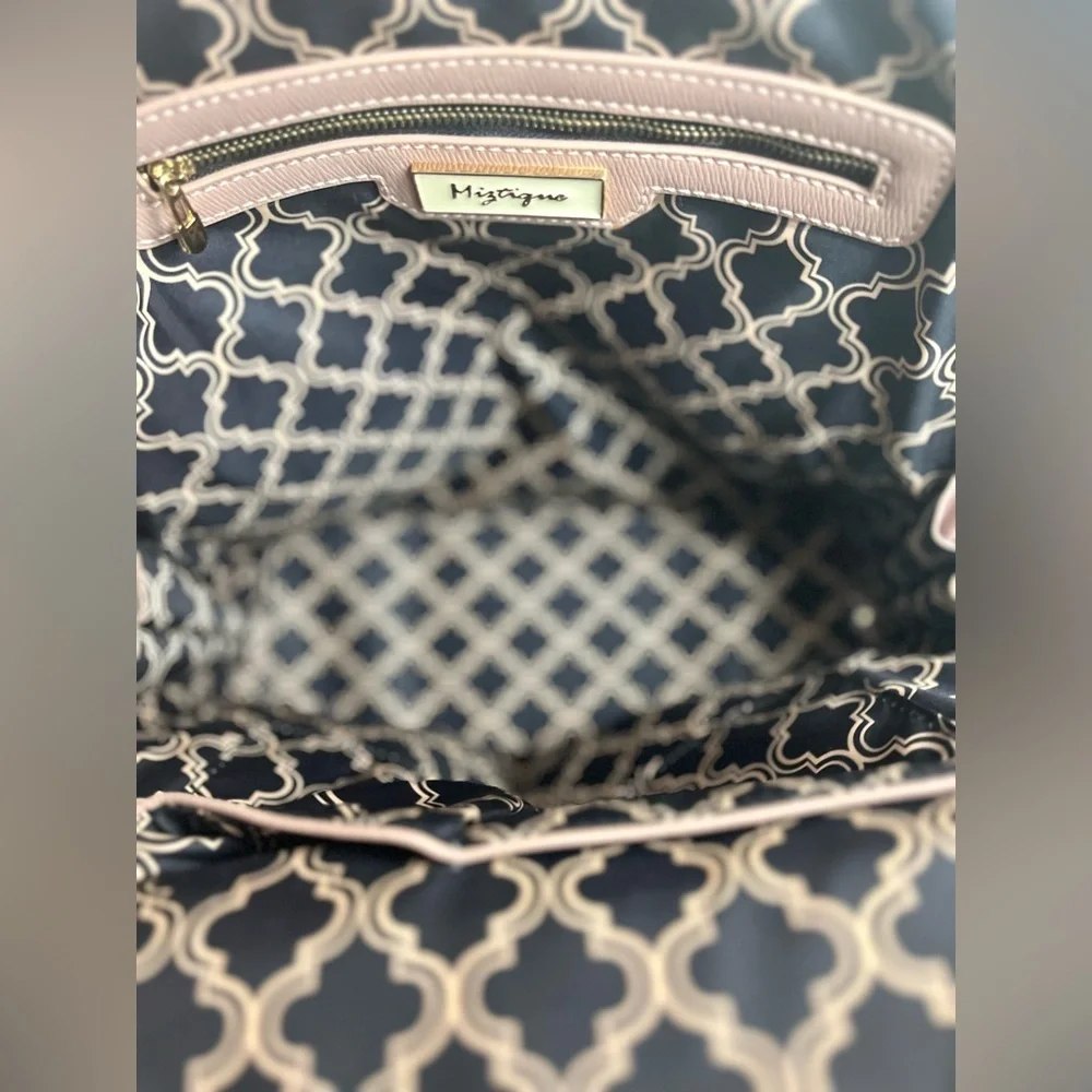 Miztique this elegant