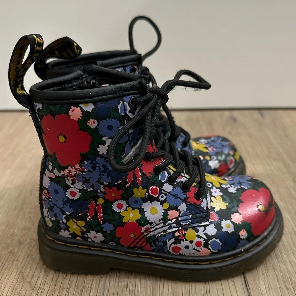 Dr. Martens 1460 Wanderflora floral print leather boot for toddlers size 7 girls