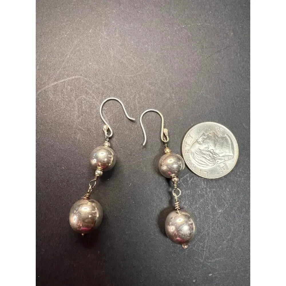Vintage sterling silver graduated ball dangling earrings