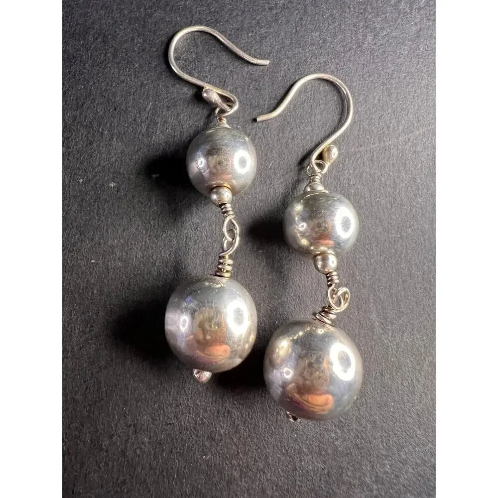 Vintage sterling silver graduated ball dangling earrings