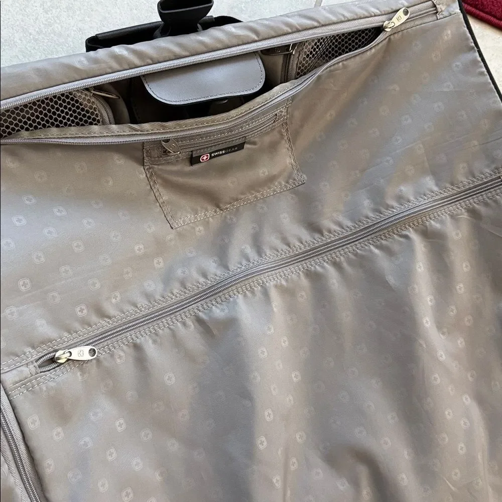 SwissGear stylish versatile