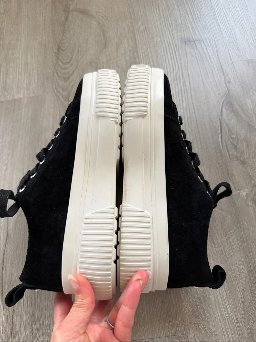 J/Slides great worn