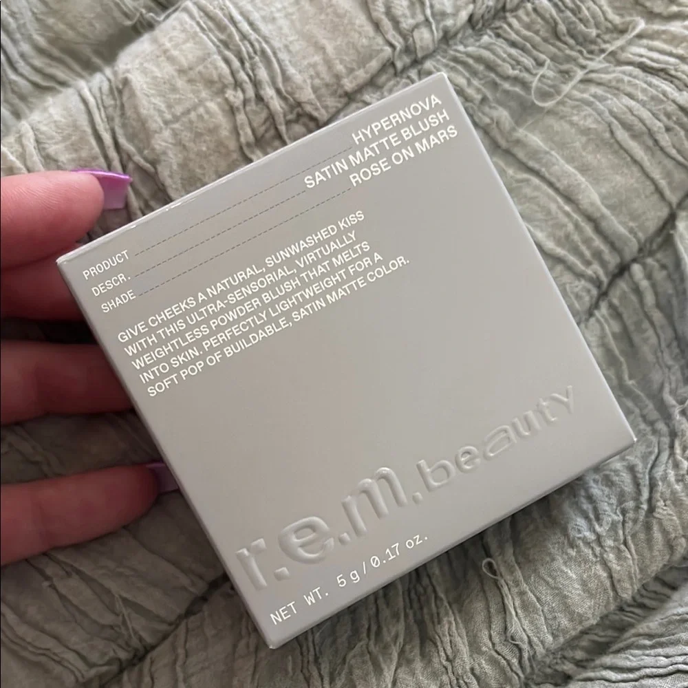 R.E.M. Beauty weightless blush