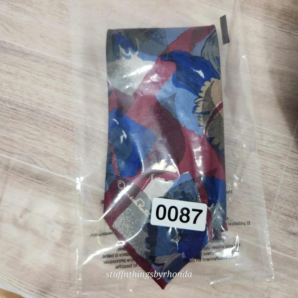 Oscar de la Renta vintage necktie