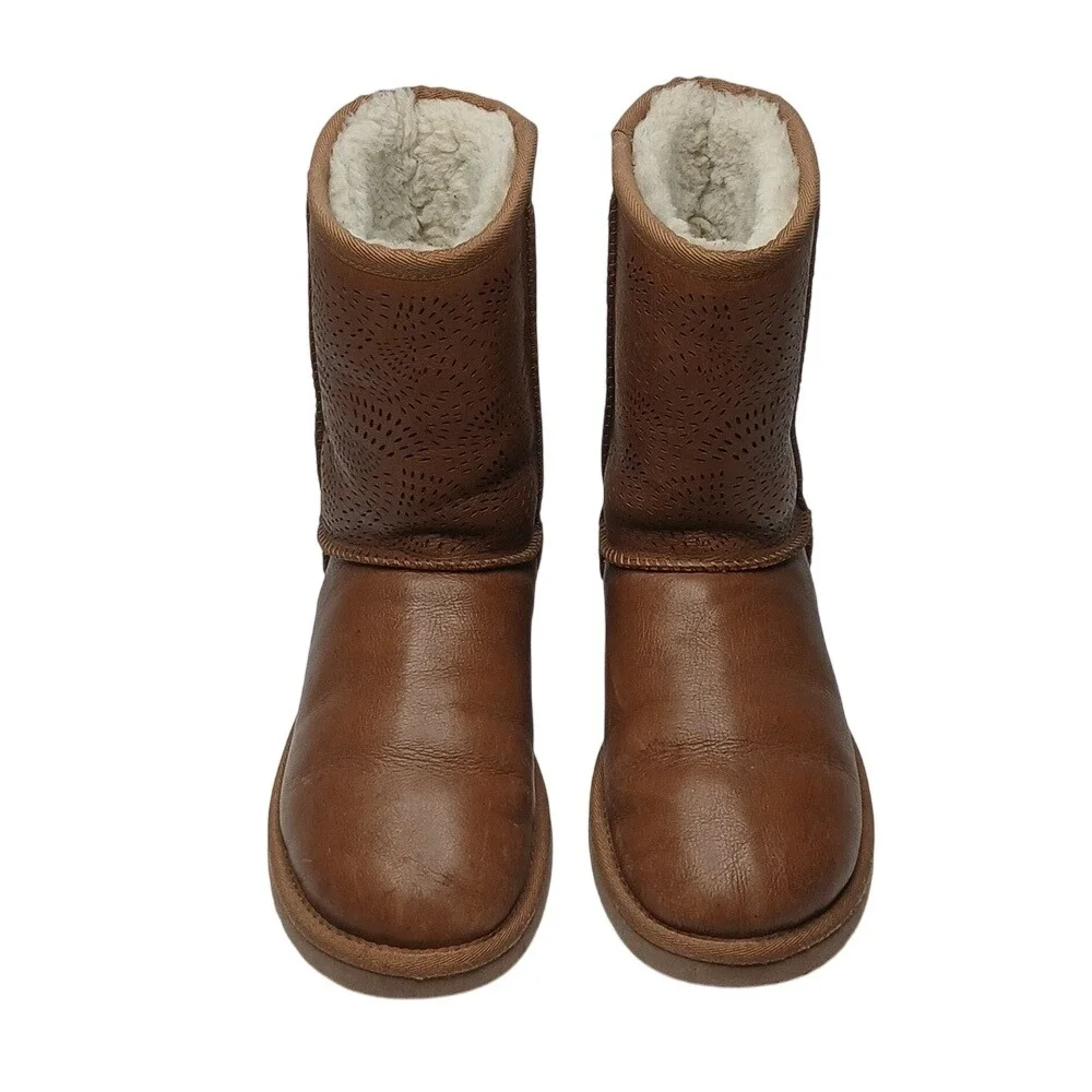 UGG classic mid