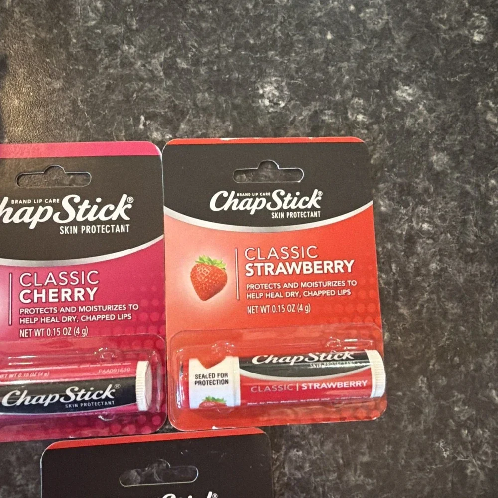 Chapstick 3 Pack Strawberry & Cherry‎ Classic Skin Protection
