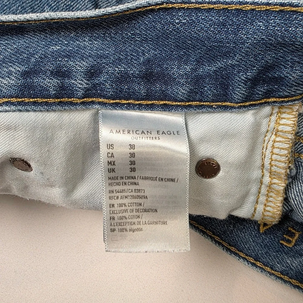 American Eagle Denim Shorts Men 30 Blue Distressed Shredded Raw Hem Mid Rise‎