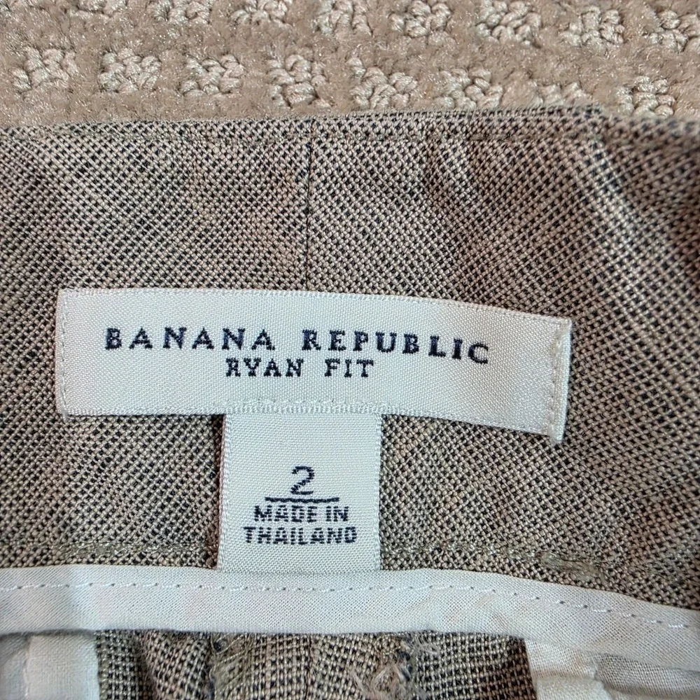Banana Republic brand banana