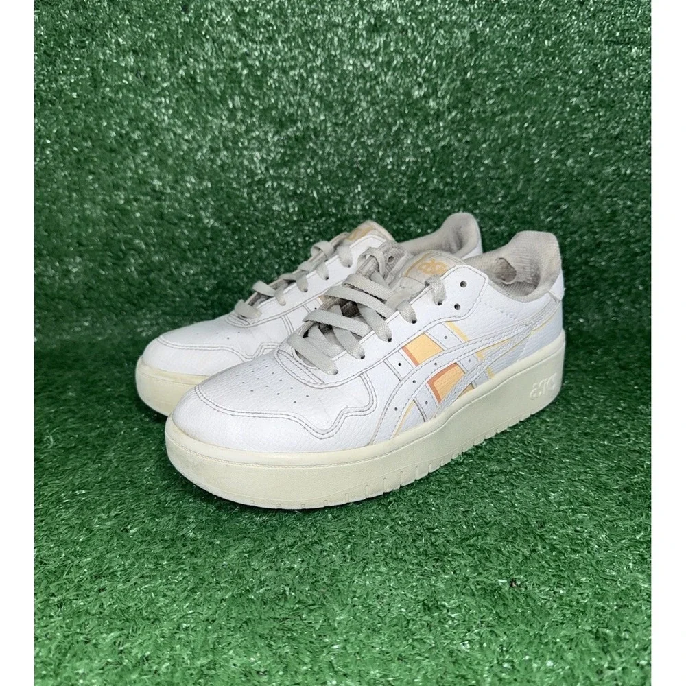 Asics pair slight good