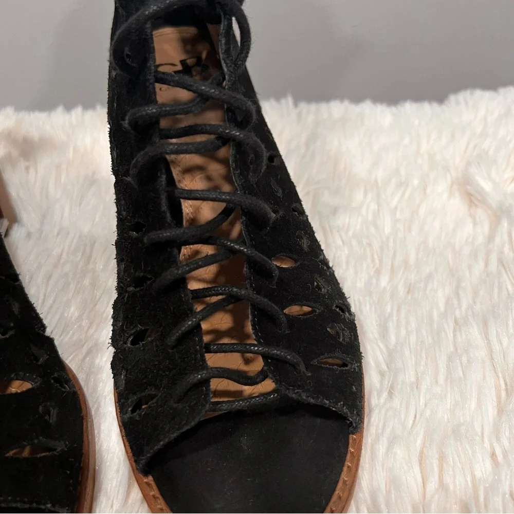 Gianni Bini cut-off‎ sandals size 8.5