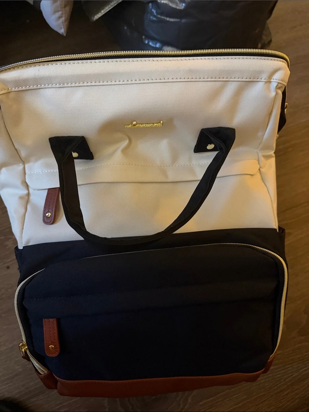 N/A spacious tote