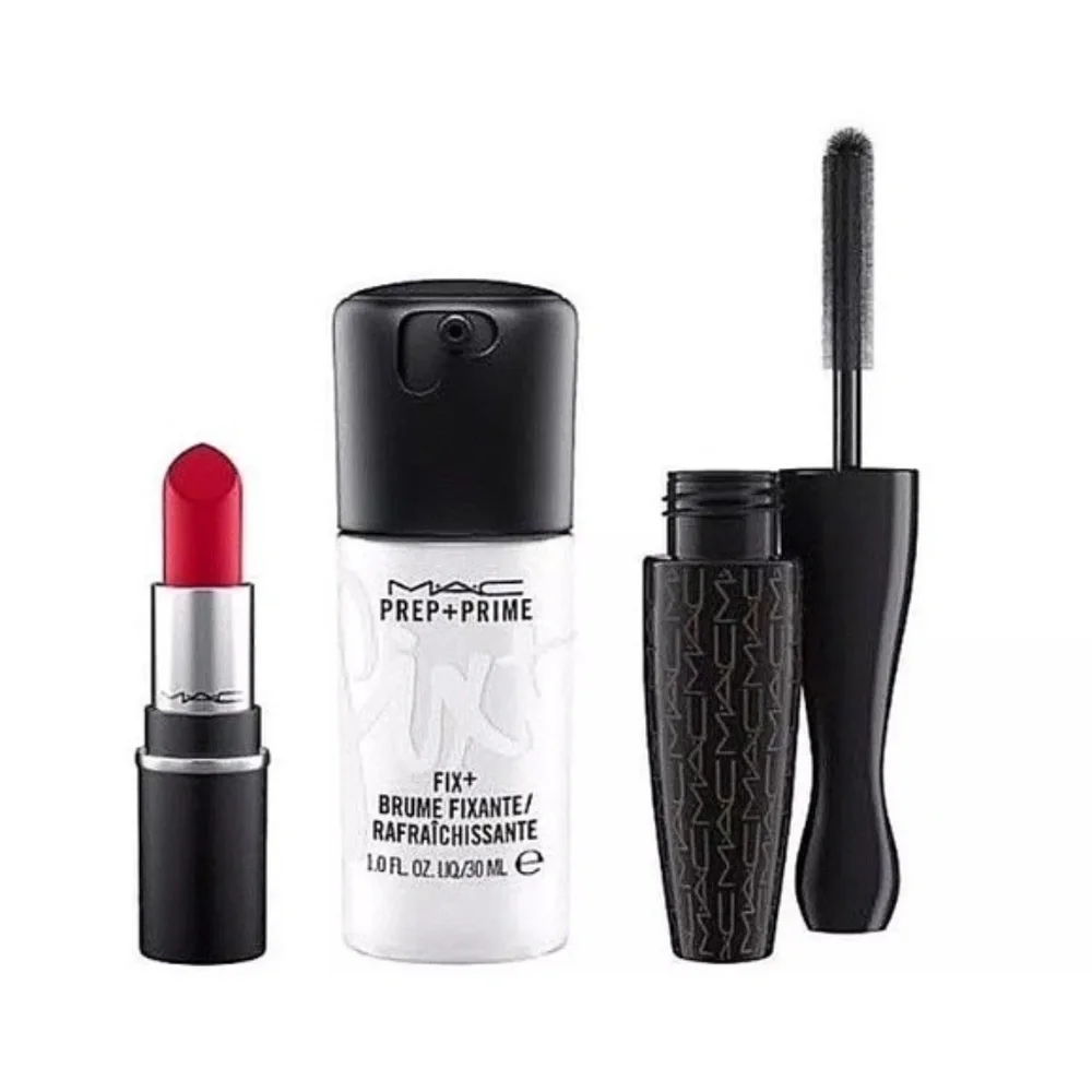 MAC Shiny Pretty Things All Stars Ruby Woo Kit!‎