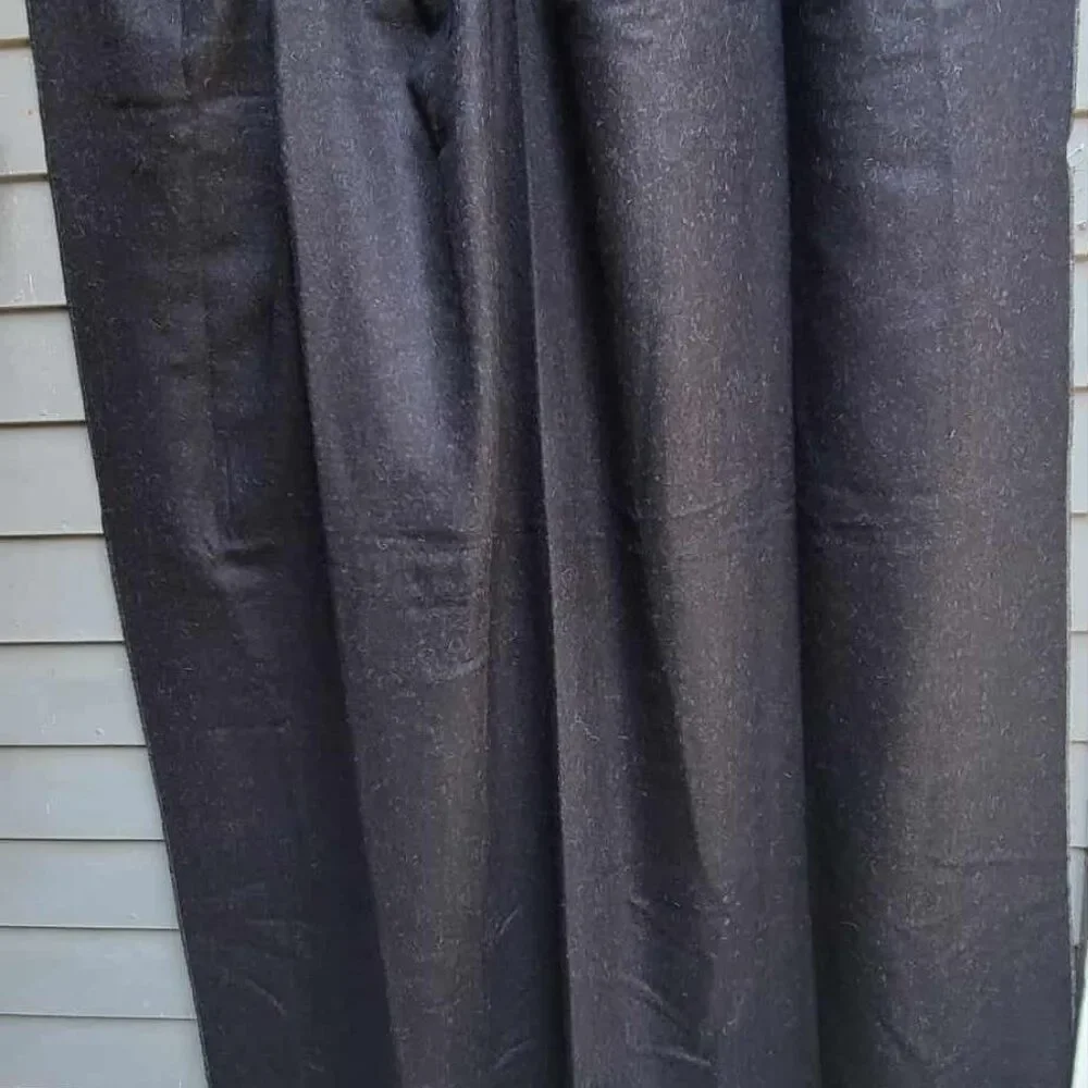 Pacas 100% Baby Alpace Throw Gray on one side Black on the other