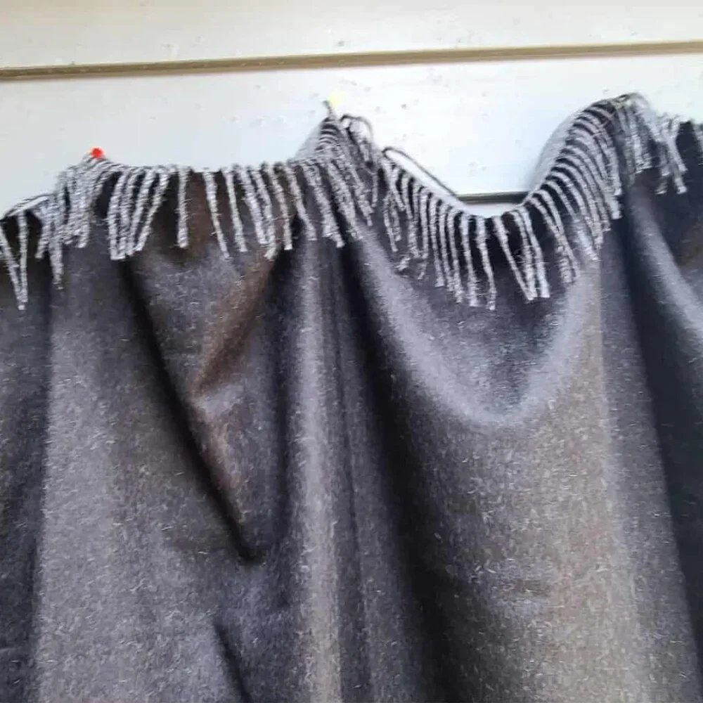 Pacas 100% Baby Alpace Throw Gray on one side Black on the other