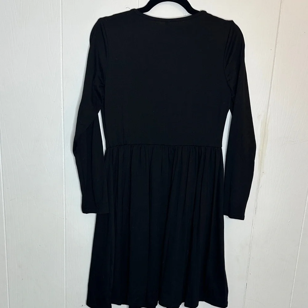 Source Unknown casual black