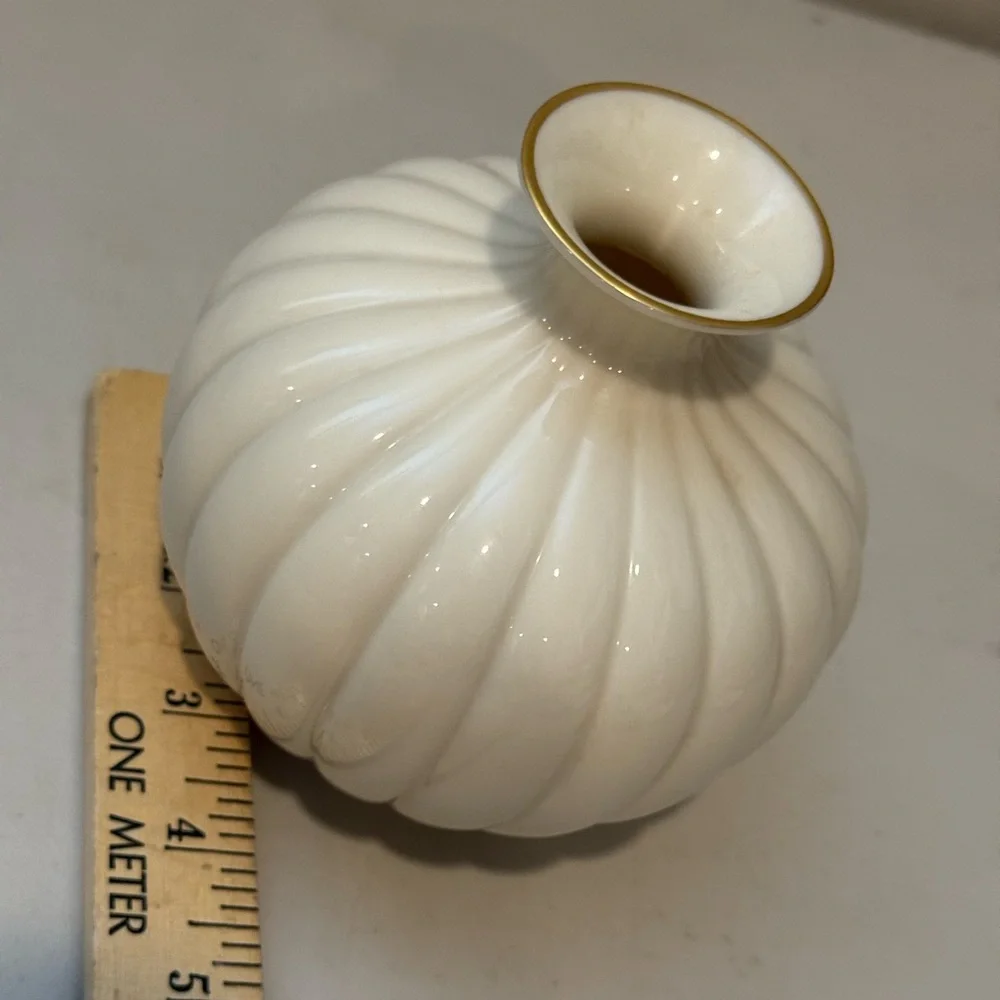Lenox vintage sweetbriar