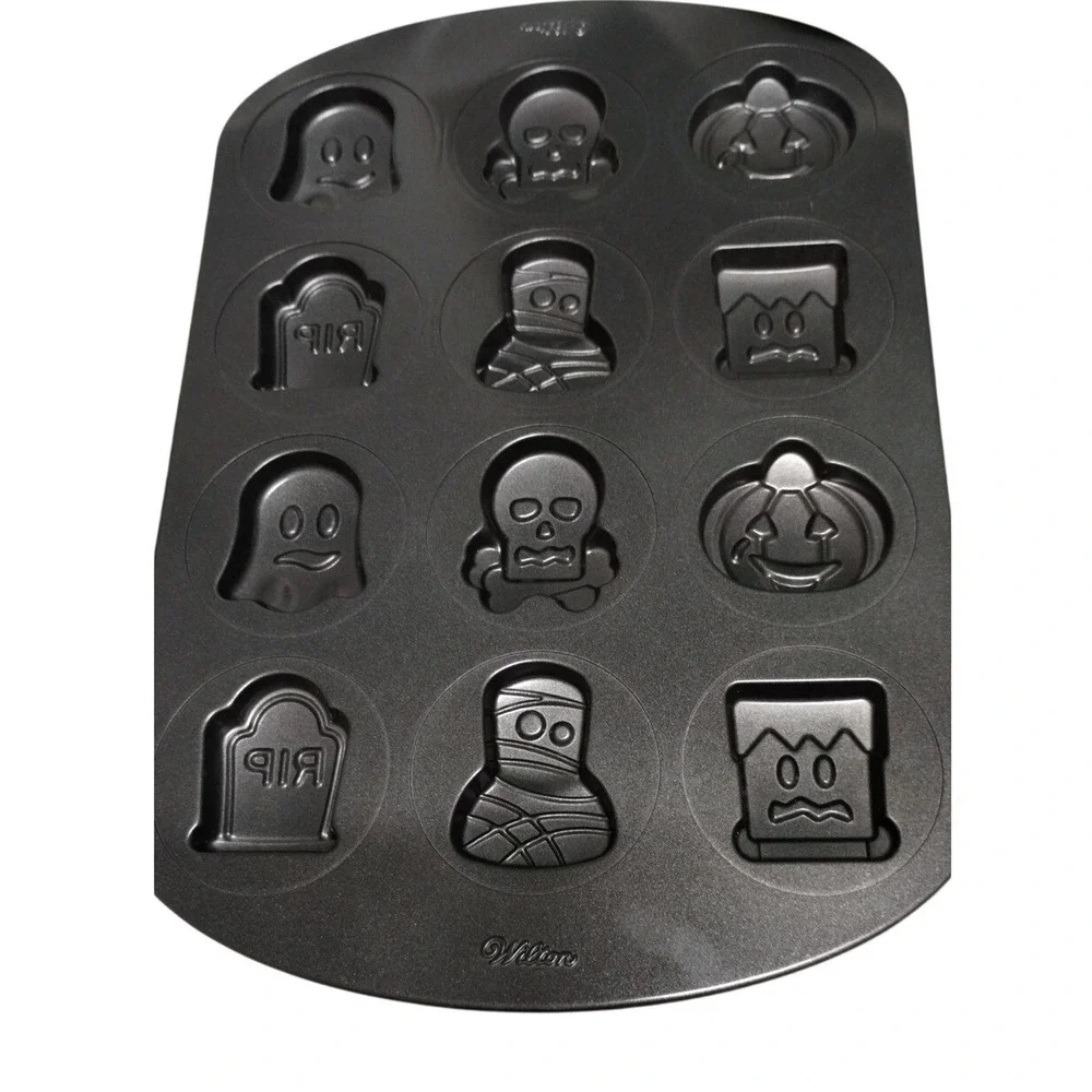 Wilton Halloween Cookie‎ Brownie Pan Ghost Pumpkin Skull Tombstone Mold