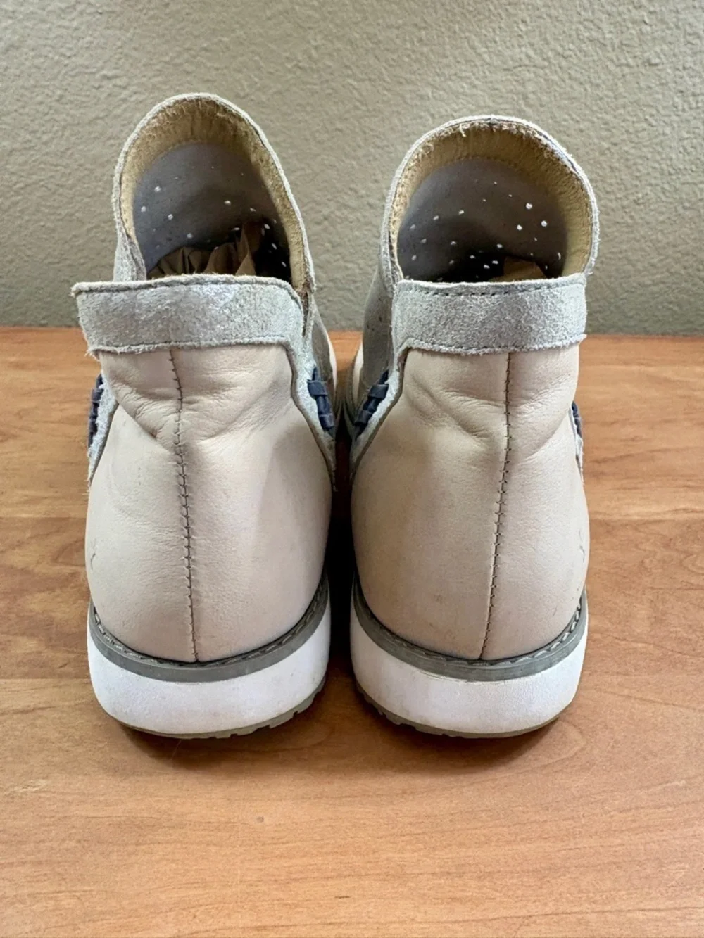 Emu Australia Sufi Dove Gray Casual Ankle Boots Womens size 8