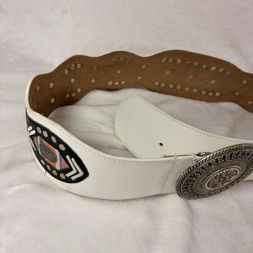 The Unbranded Brand southwestern western
