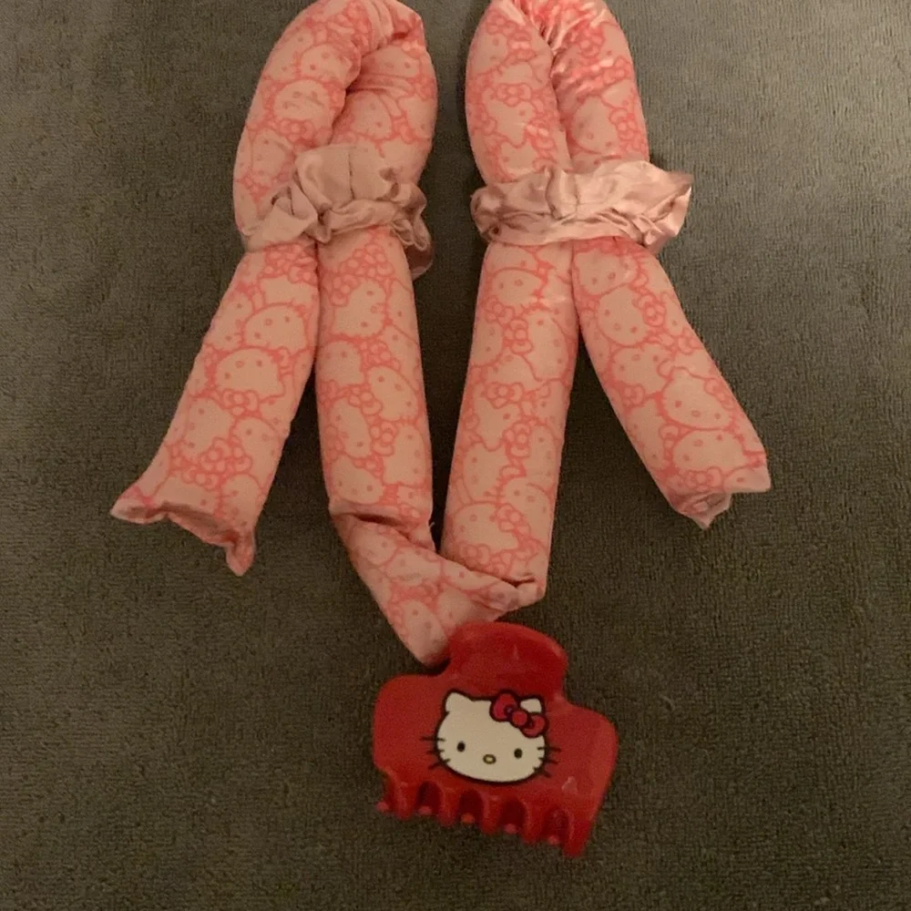 Kitsch Hello Kitty Pink Heatless Set w/2 volume curlers,Bonnet