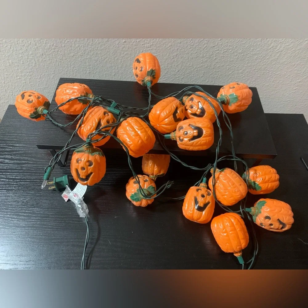 unbranded plastic decorations