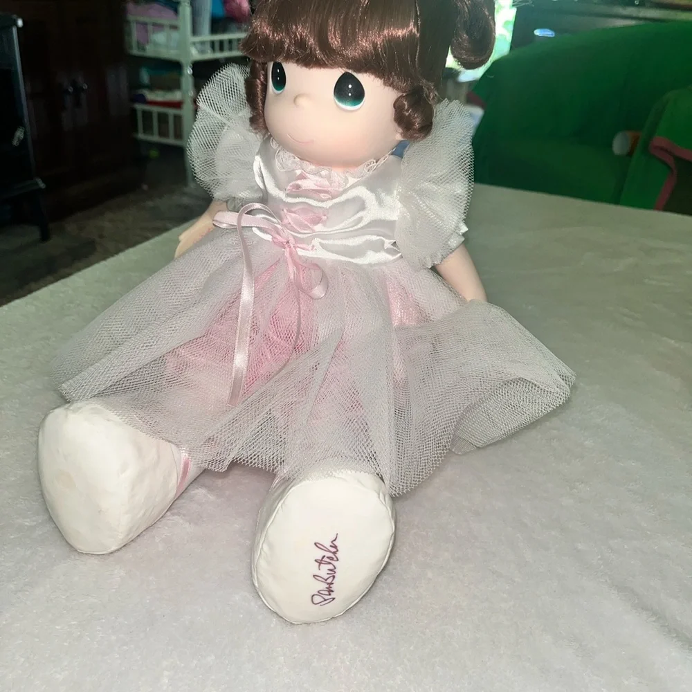 Precious Moments charming ballerina