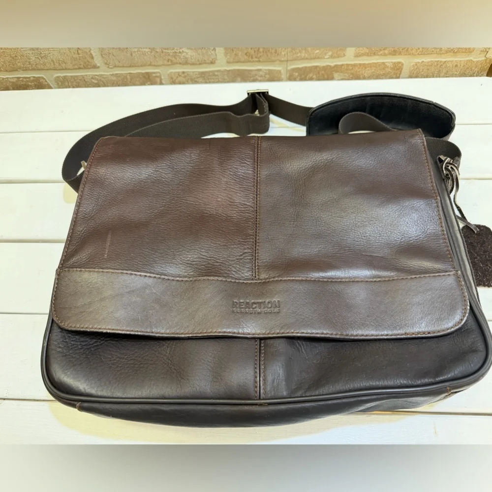 Reaction Kenneth Cole 10 flaws see
