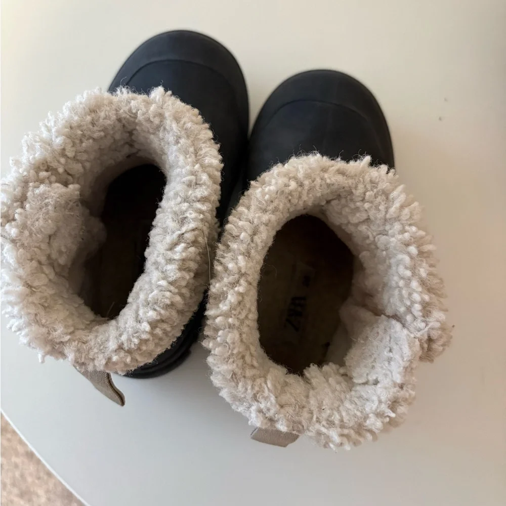 Zara stylish durable