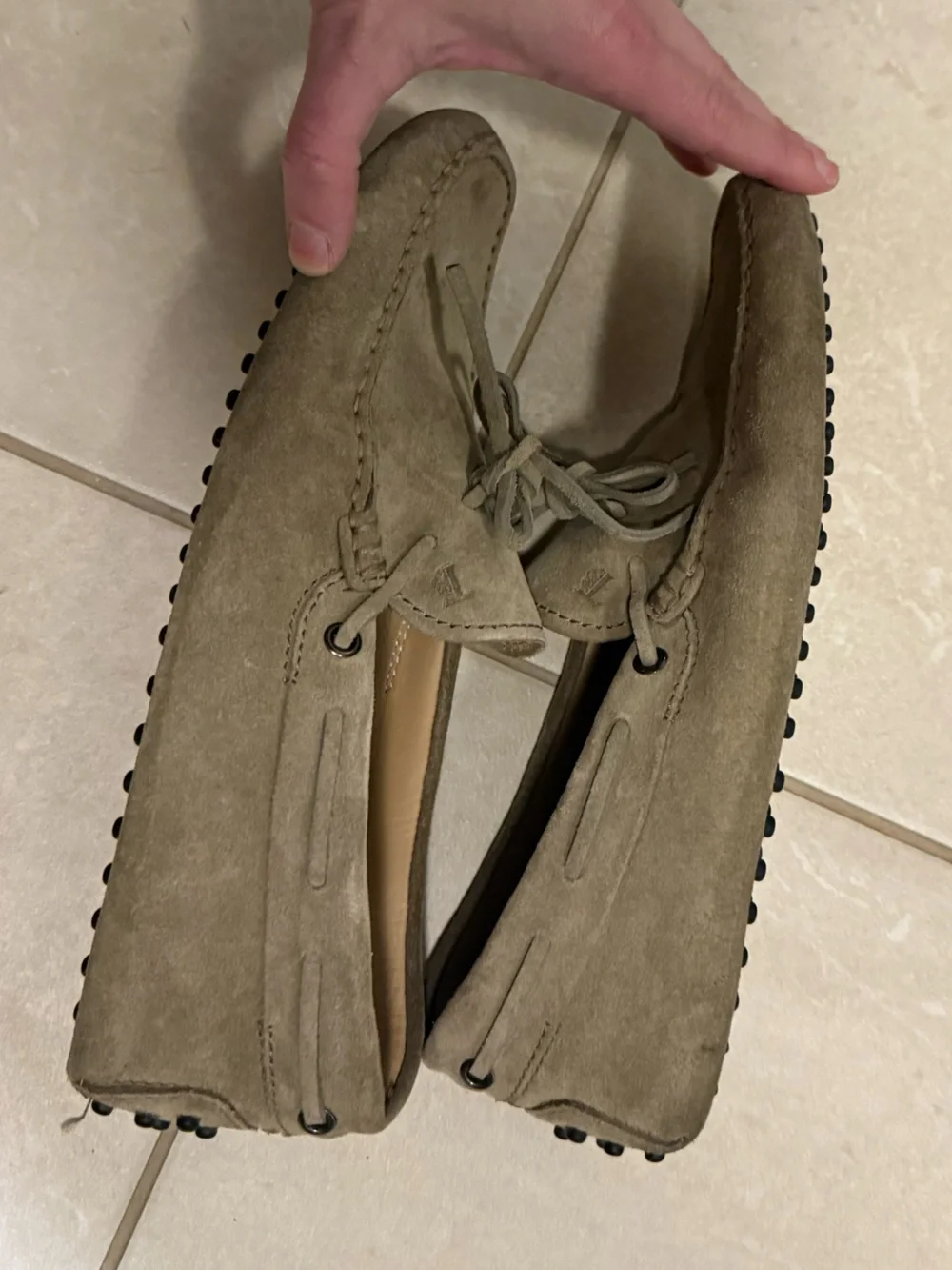 TOD'S Men’s Driving Mocassin Suede Driving Loafers in Taupe Brown Camel size 6.5