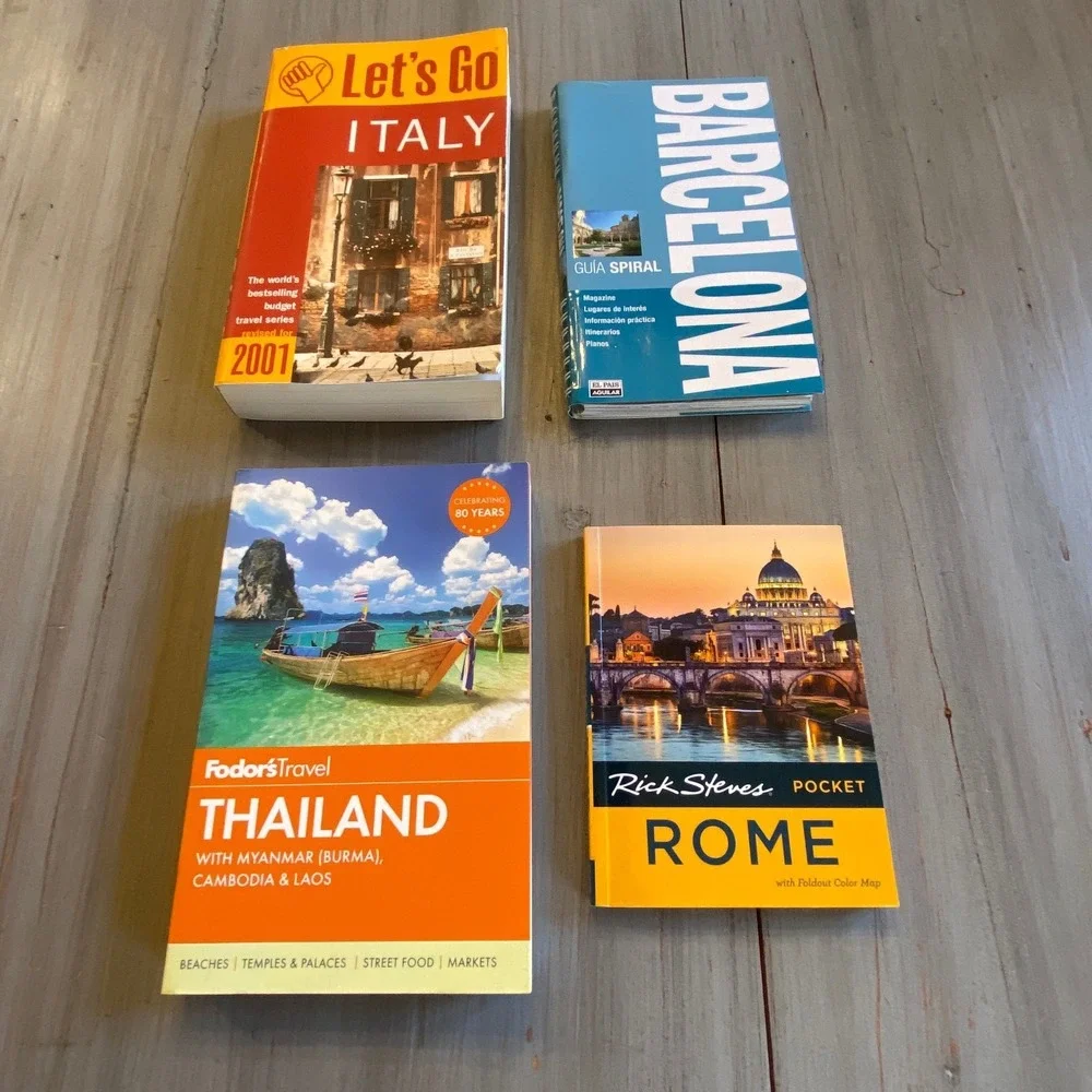 Lot of‎ 4 Travel Guidebooks Italy Barcelona Thailand Rome