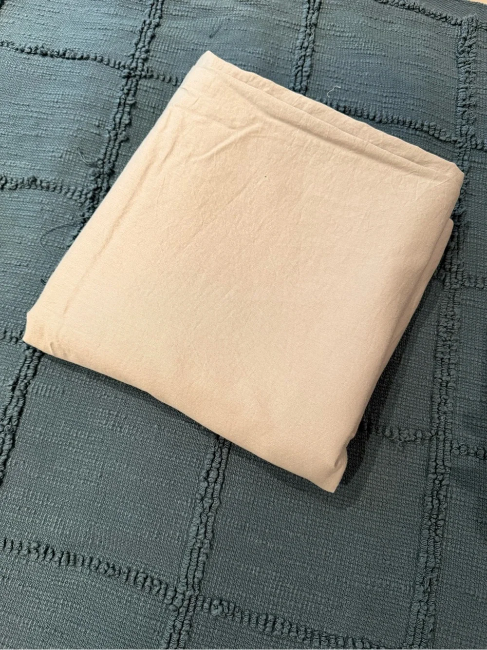 Pottery Barn Dorm 2 Organic Cotton top sheets Queen