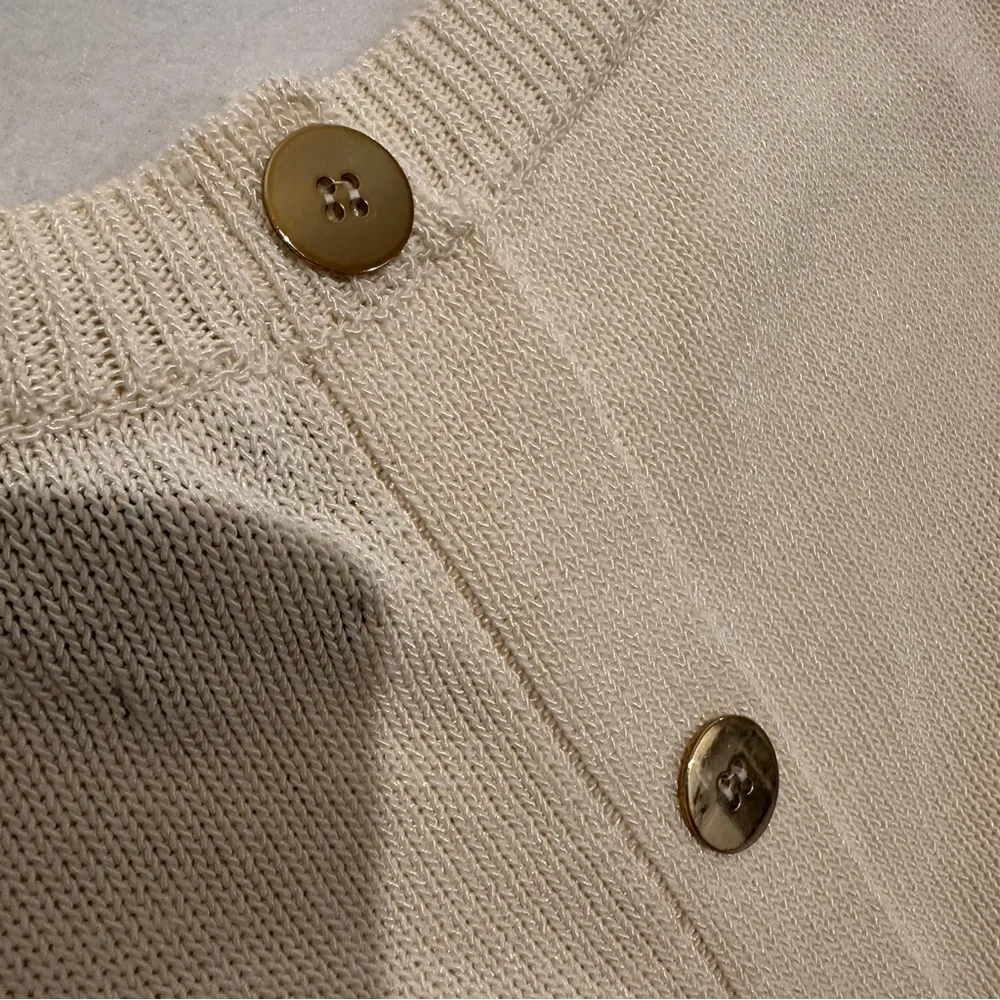 Massimo Dutti 	•	style details timeless