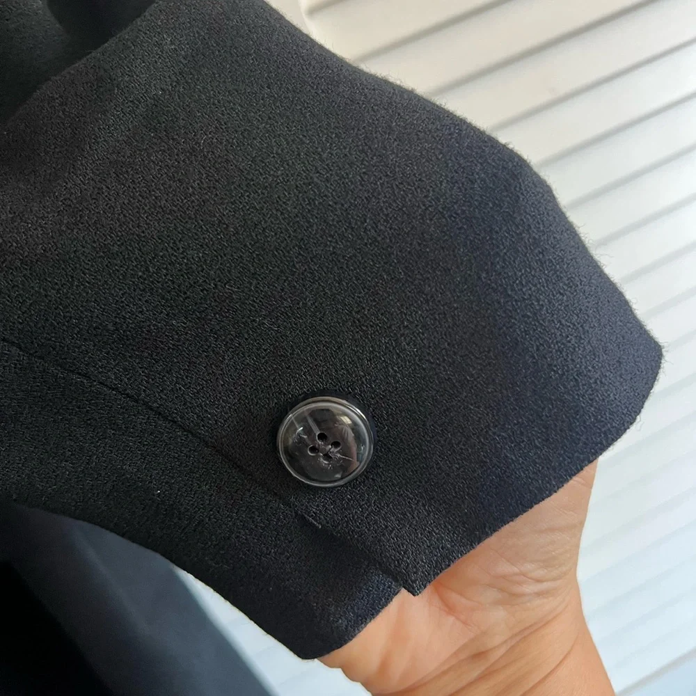 Dior lapels designed sleek