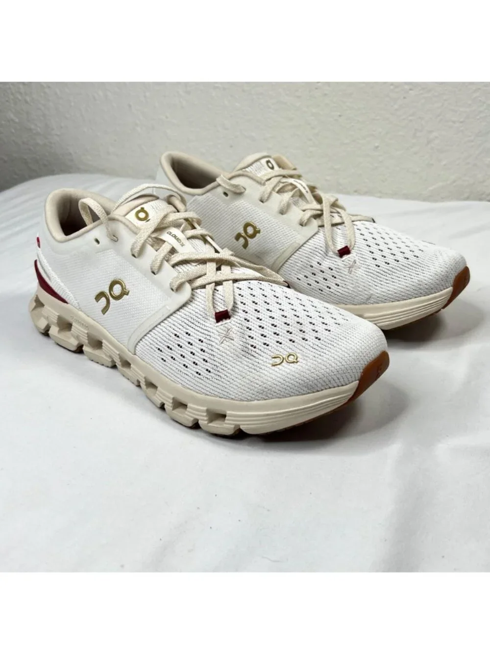 On Running rubber built midfoot