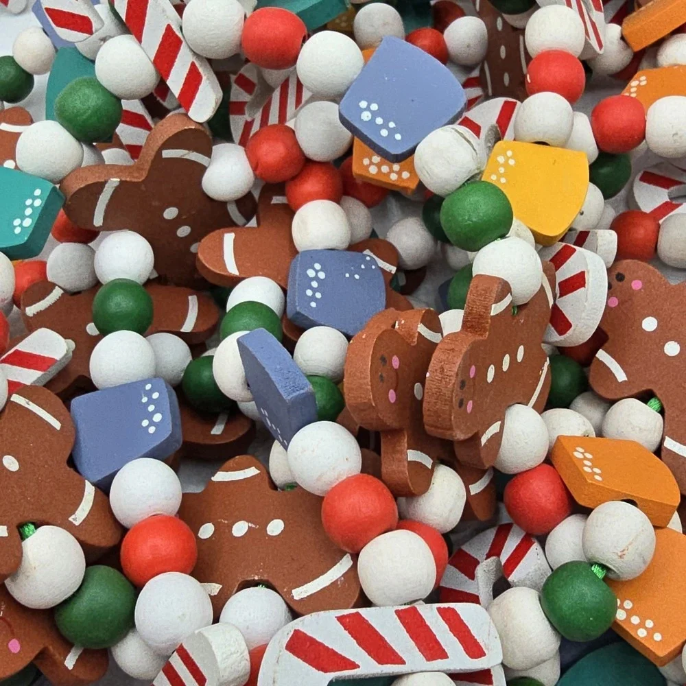 Vtg Christmas Garland Red Green Wood Beads Gingerbread Candy cane Gumdrops