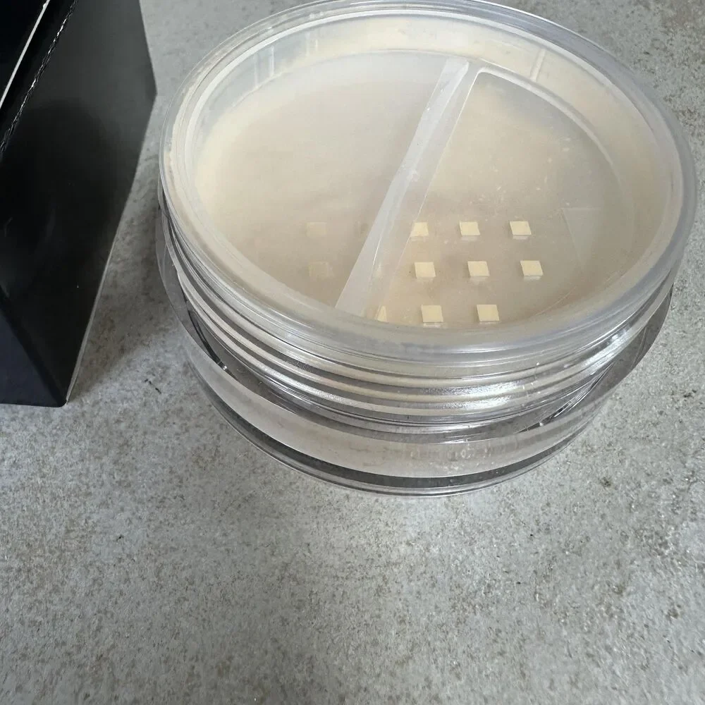 Bobbi Brown Sheer Finish Loose Powder Pale Yellow 0.35oz Face Makeup Setting