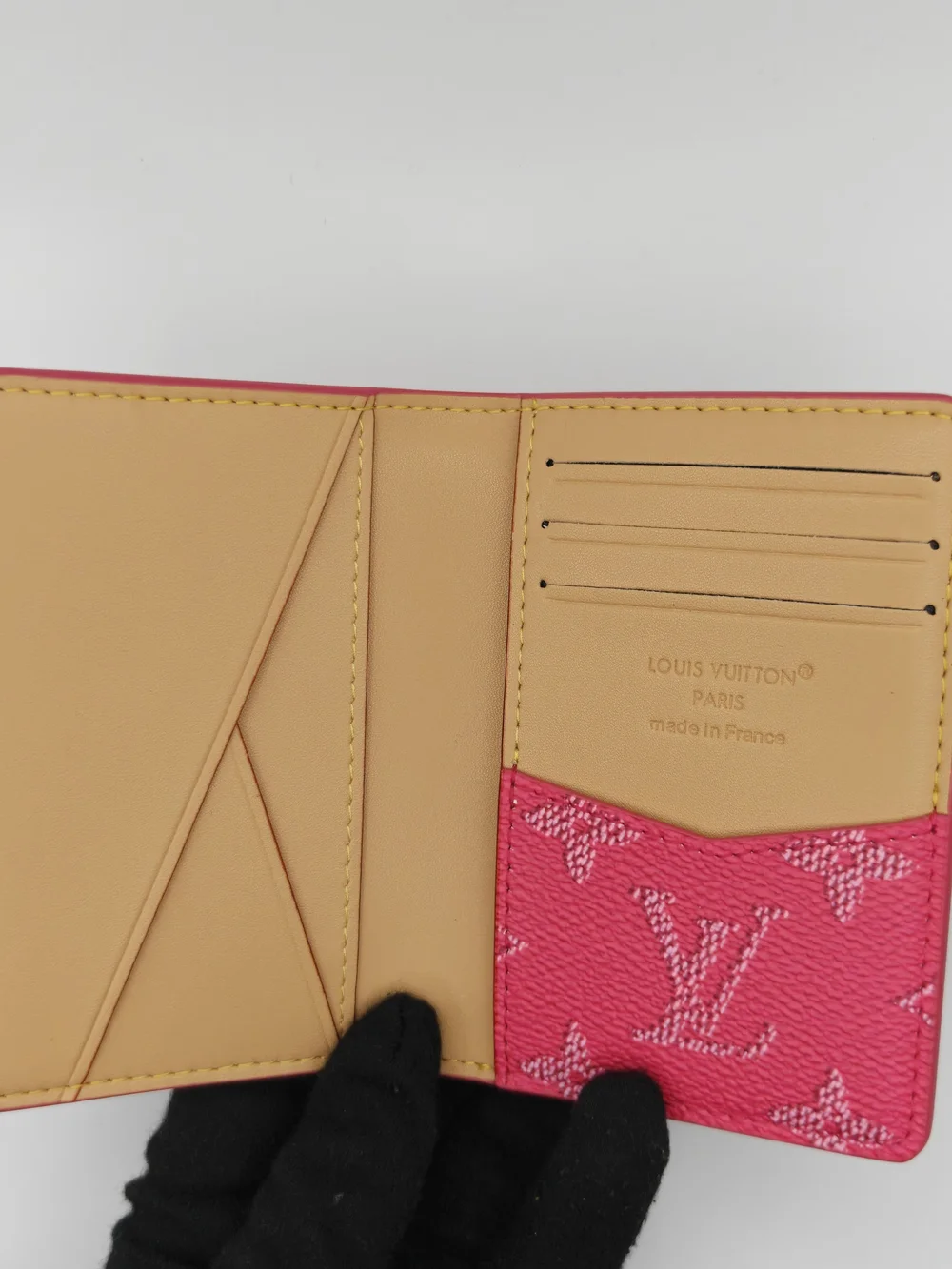 Louis Vuitton free monogram organizing